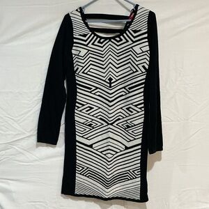BONGO Geometric Black and White Long Sleeve Dress